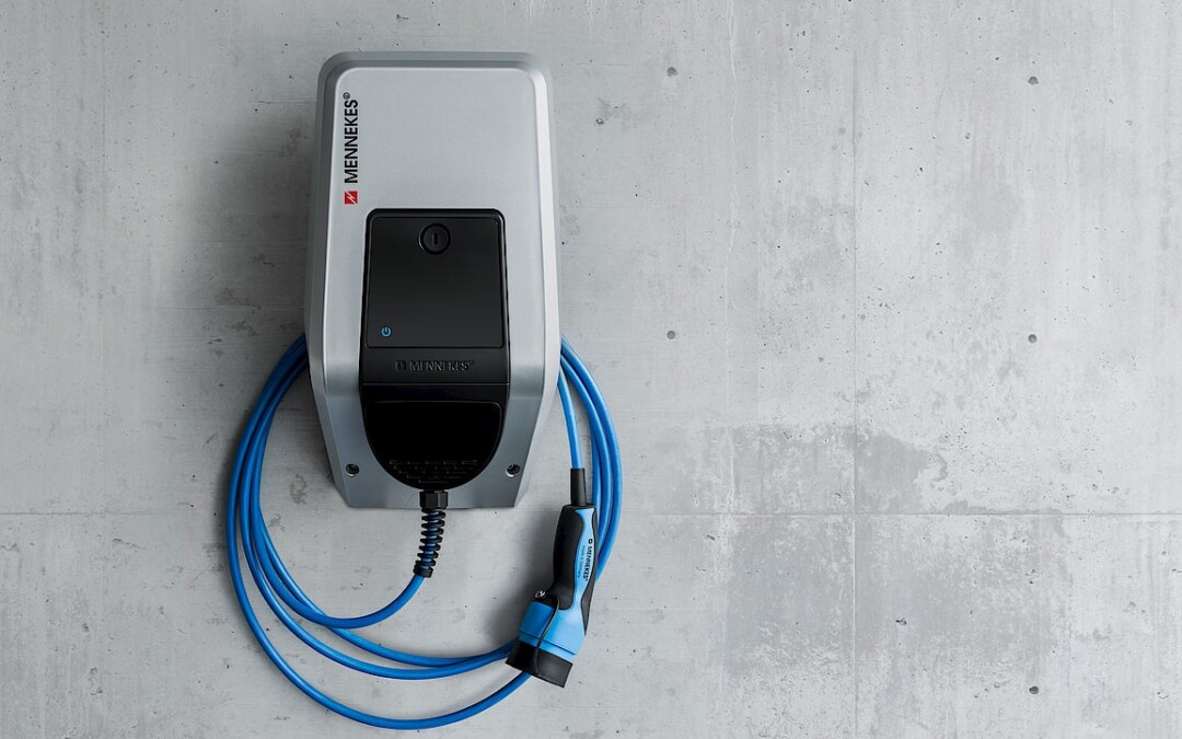 Batteries et bornes : les meilleures compagnes de votre installation solaire !